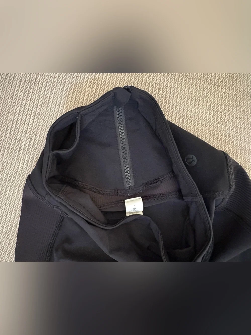 Lululemon Wade the Waters Paddle Tight Back Waist Zipper UV Protect Size 4 Black